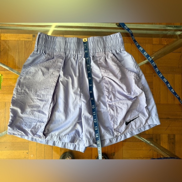 Nike running shorts - Picture 4 of 8